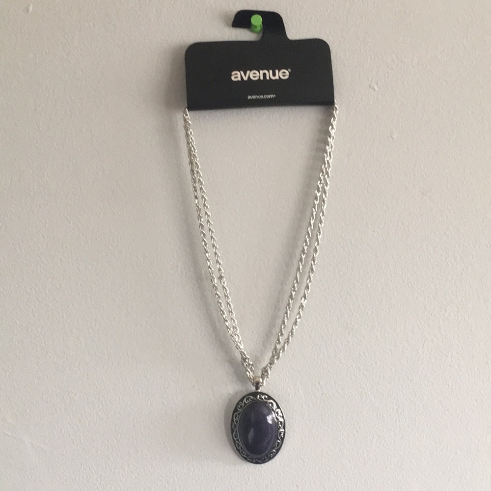 Necklace (Avenue)
